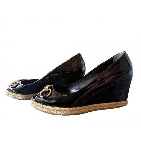 Gucci Black Patent Leather Wedge Heels with Gold Horsebit Detail, EU 39 - Picture 1 of 9